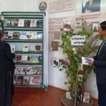 “Oilaning asosiy ma’naviy boyligi- kitobxonlikdir” mavzusida kitob ko’rgazmasi va davra suhbatlari o’tkazildi.